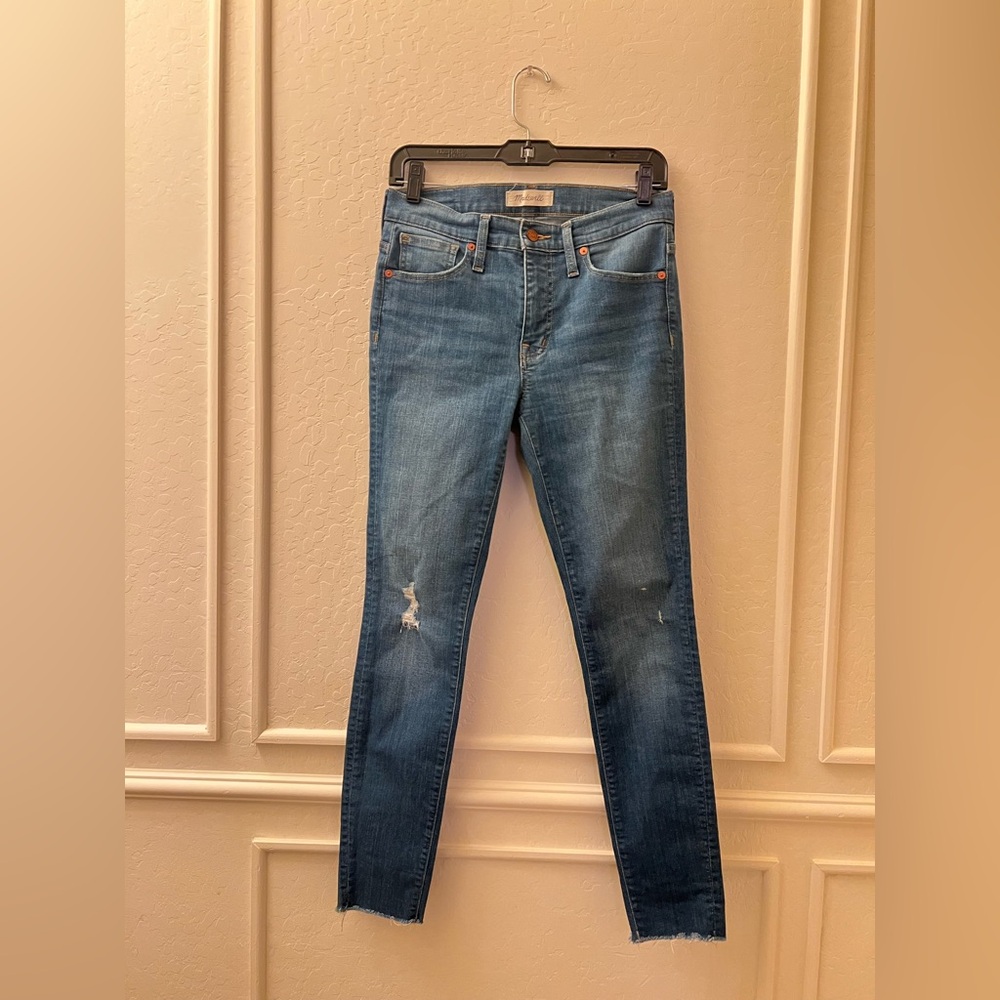 Madewell 9” Midrise Skinny Distressed Skinny Jeans. Medium wash.